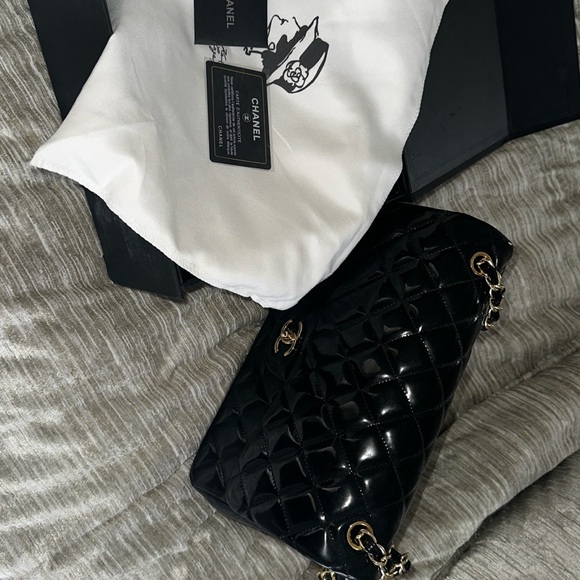 Large Black Luxury Bag - Picture 2 of 2